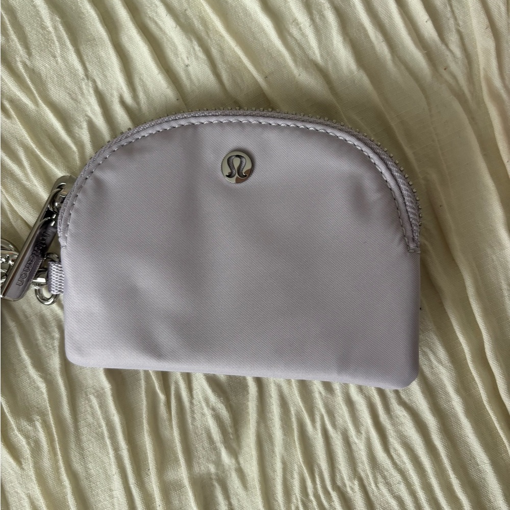 BRAND NEW WITH TAGS Lululemon Lavender Dual Pouch Wristlet - Picture 3 of 6
